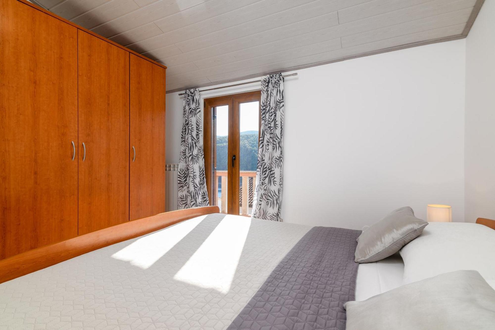 Apartments By The Sea Duga Luka - Prtlog, Labin - 2335 Номер фото